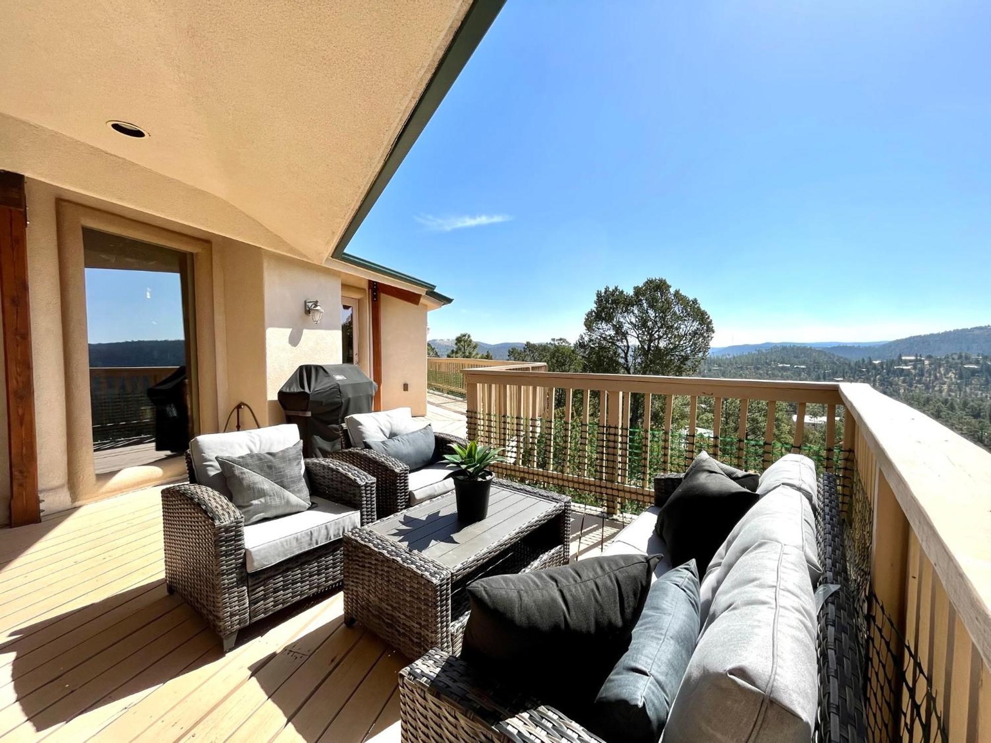 Mesa Verde, Hot Tub, Pedestal Octagon Home / Mount Ruidoso Exterior photo